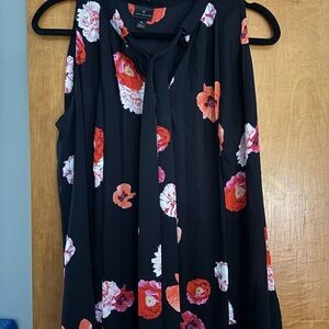 Worthington Black and Red Sleeveless Tie Front Blouse